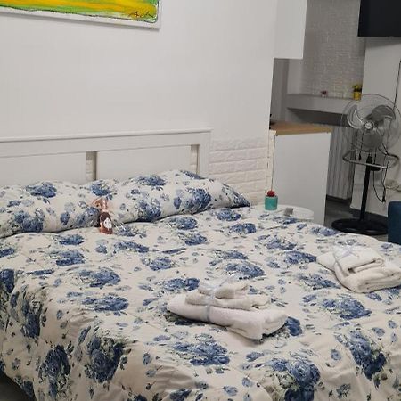Le Ginestre In Centro Bed & Breakfast Салерно Екстериор снимка