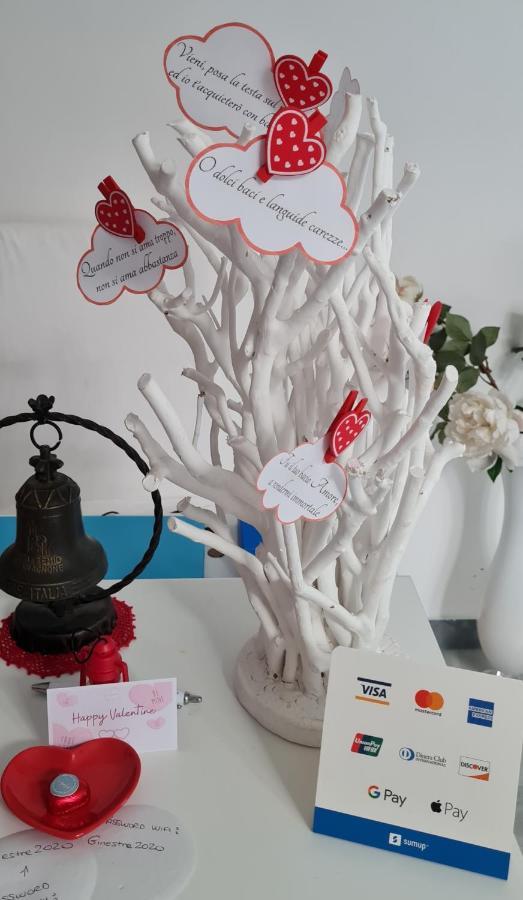 Le Ginestre In Centro Bed & Breakfast Салерно Екстериор снимка