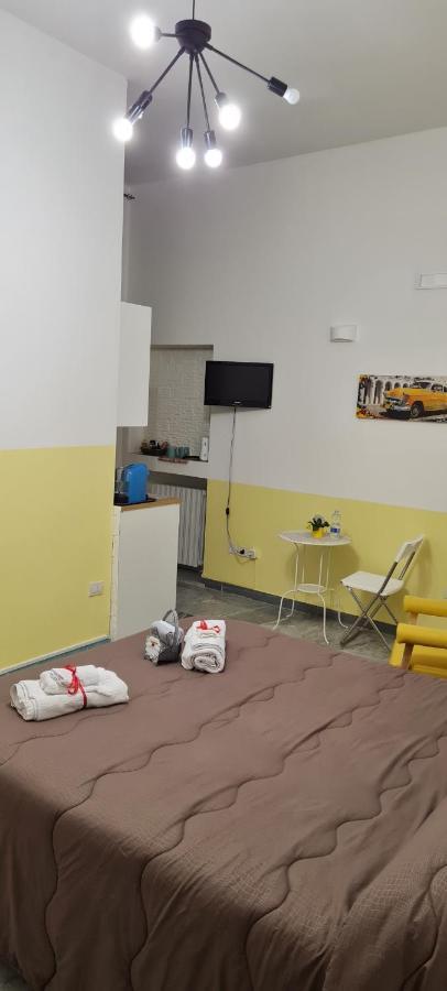 Le Ginestre In Centro Bed & Breakfast Салерно Екстериор снимка