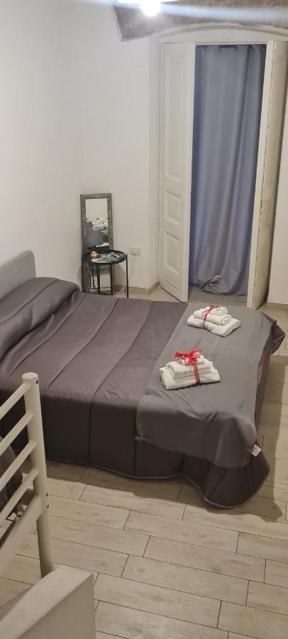 Le Ginestre In Centro Bed & Breakfast Салерно Екстериор снимка