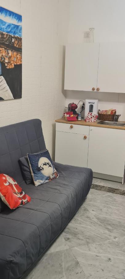 Le Ginestre In Centro Bed & Breakfast Салерно Екстериор снимка